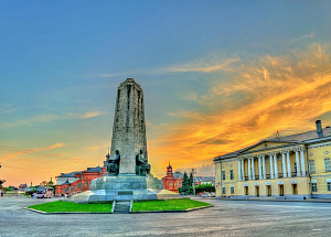 Монумент в честь 850-летия Владимира